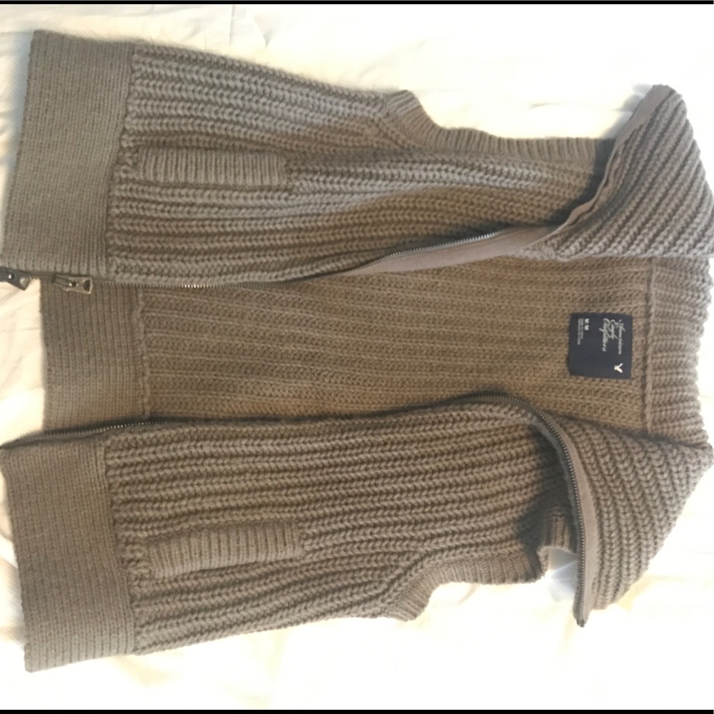 American Eagle Knit Vest